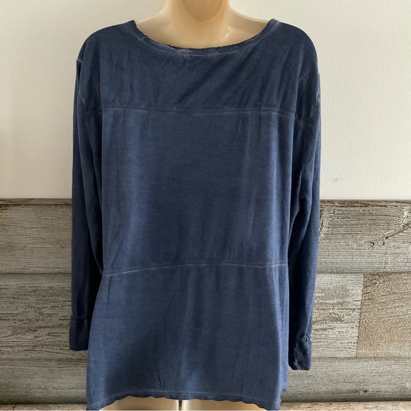 Crosby blue asymmetrical slightly Ruched top - Picture 4 of 5